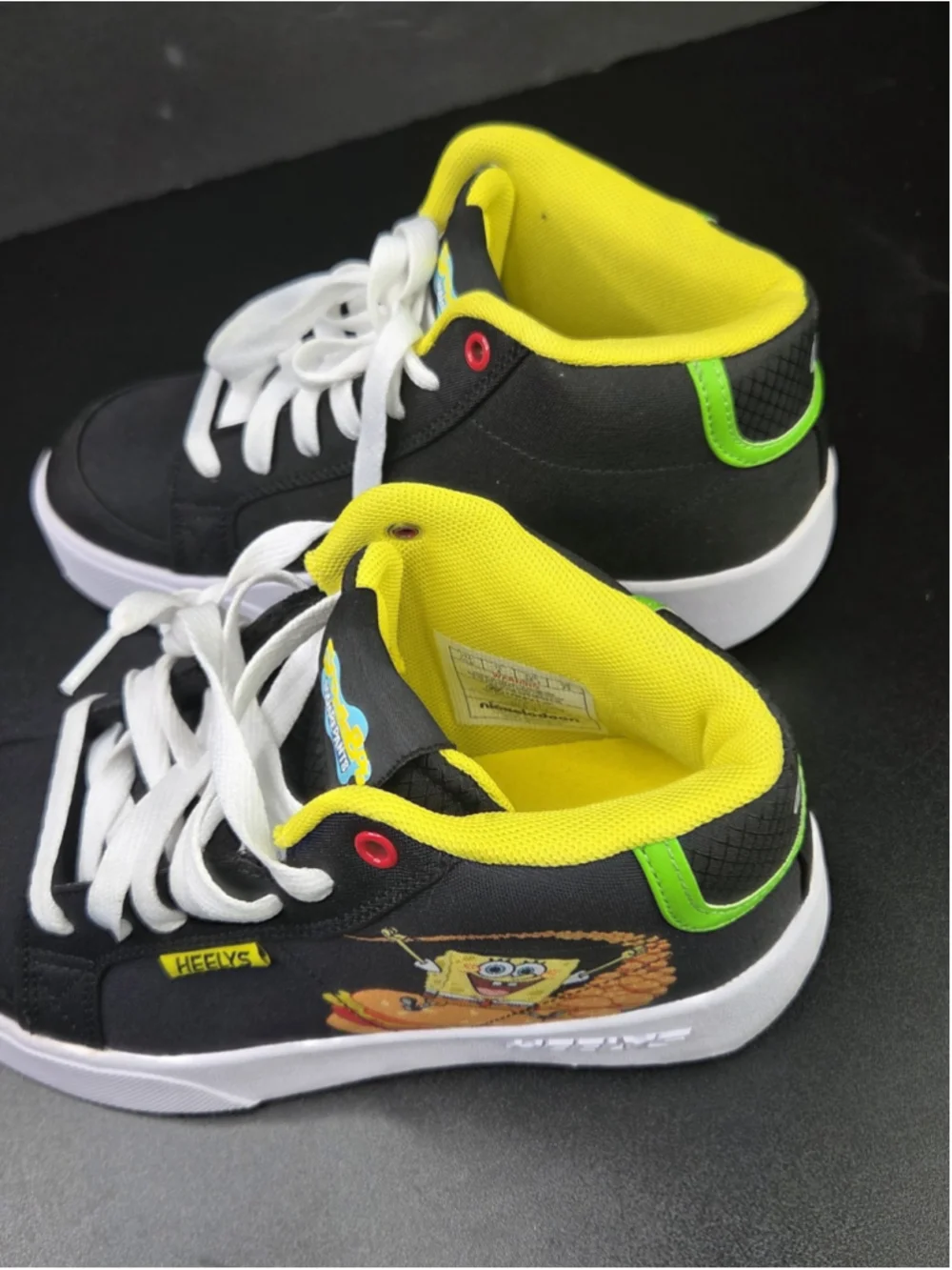 Heelys x SpongeBob SquarePants Roller Shoes Youth Size 5 (US) NEW #1209